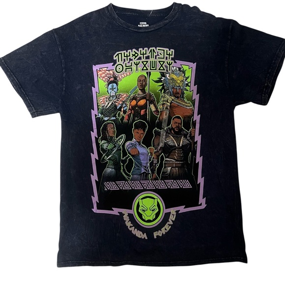 Wakanda Forever Black Panther Graphic T-Shirt - Picture 1 of 3